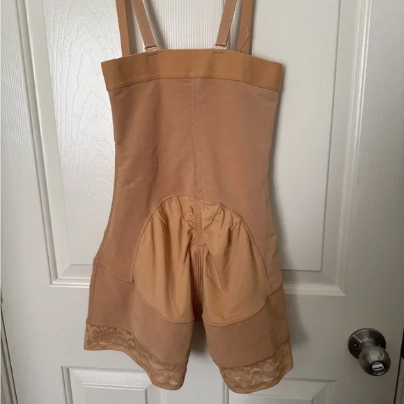 GQF Tan Shapewear Bodysuit medium - Picture 2 of 4